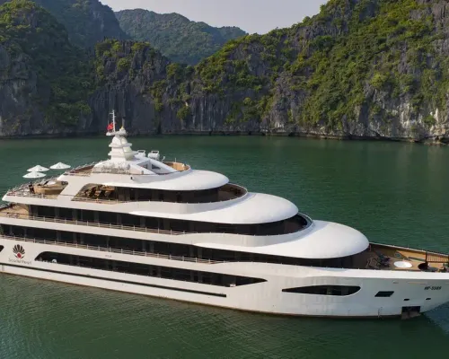 Ha Long Bay Cruise Day Tour with lunch, kayaking, surprise cave & titop island